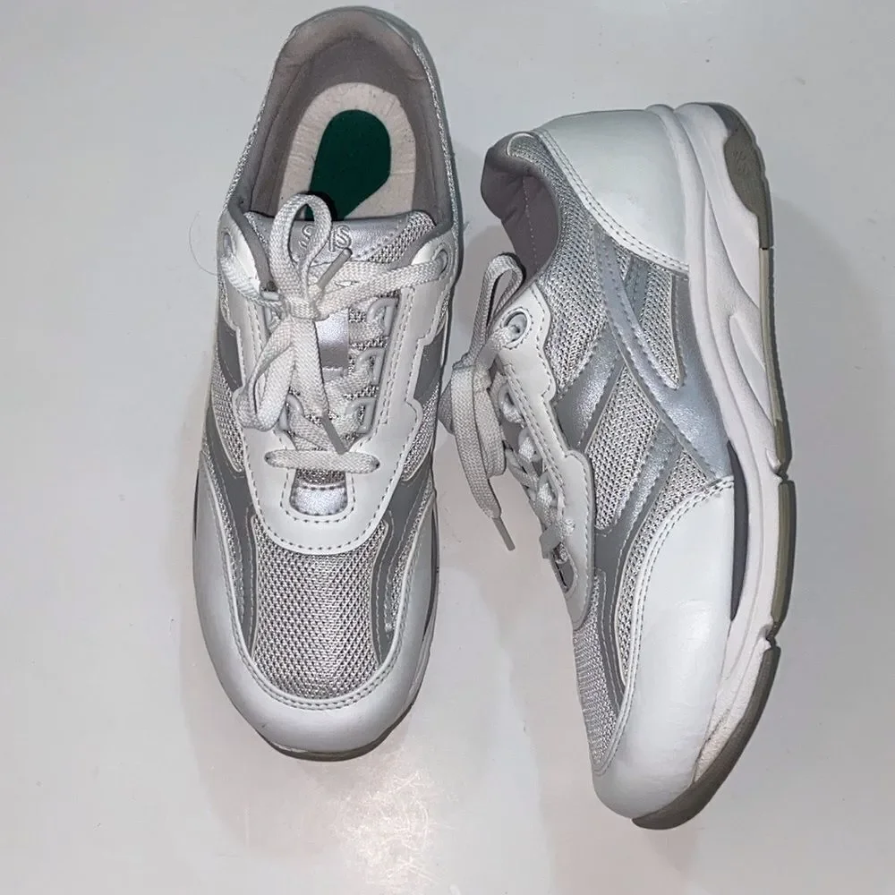 SAS Stylish White and Gray Sneakers Size 10.5 Unisex